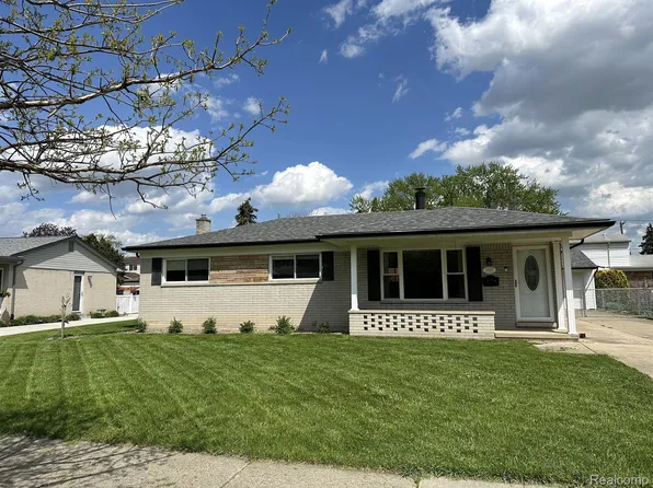 30210 Rosenbusch Dr, Warren, MI 48088