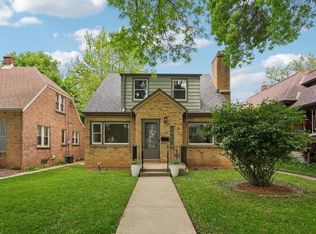 170 W Crawford Ave, Milwaukee, WI