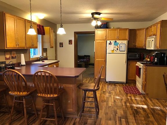 4th image of 304 8th Ave