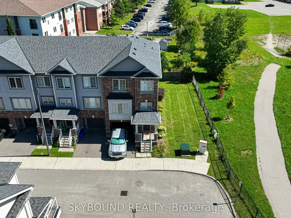 395 Linden Dr Unit 8, Cambridge, ON N3H 5L4