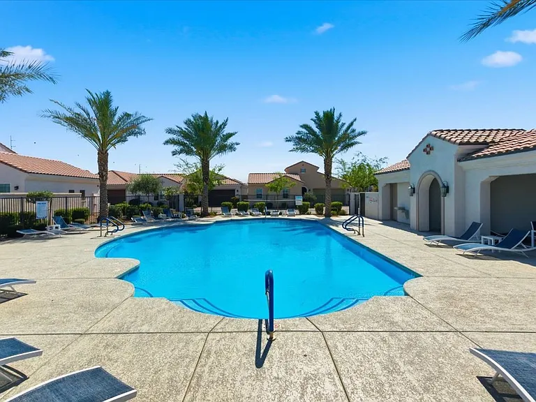 265 E Balsam Dr — Photo 43