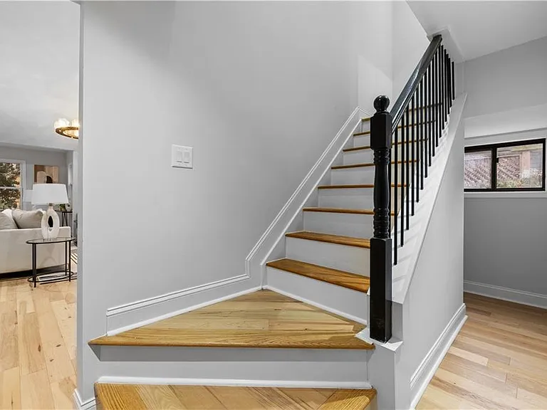 1217 Fairfield Dr — Photo 16