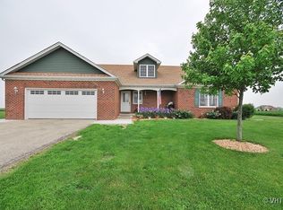 2431 N 4210th Rd, Sheridan, IL 60551