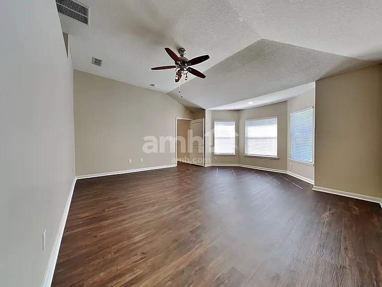 1756 Hollow Glen Dr — Photo 10