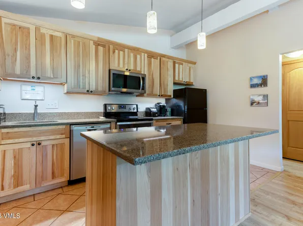 2059 Chamonix Ln APT 3, Vail, CO 81657