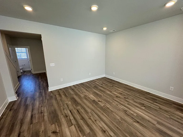 207 Skyuka St — Photo 5