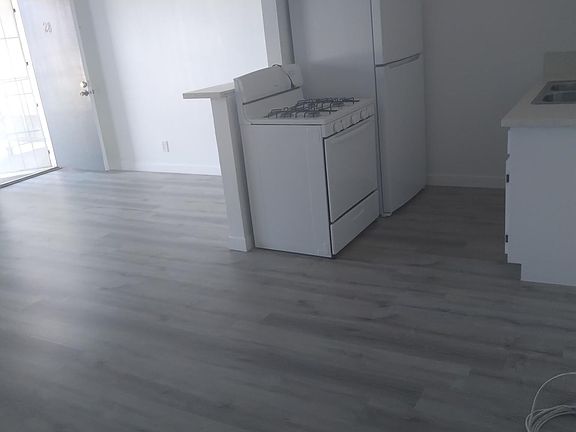 4th image of 14424 S Budlong Ave