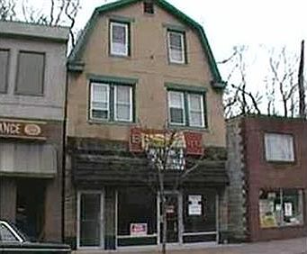 2nd image of 725 Allegheny River Blvd