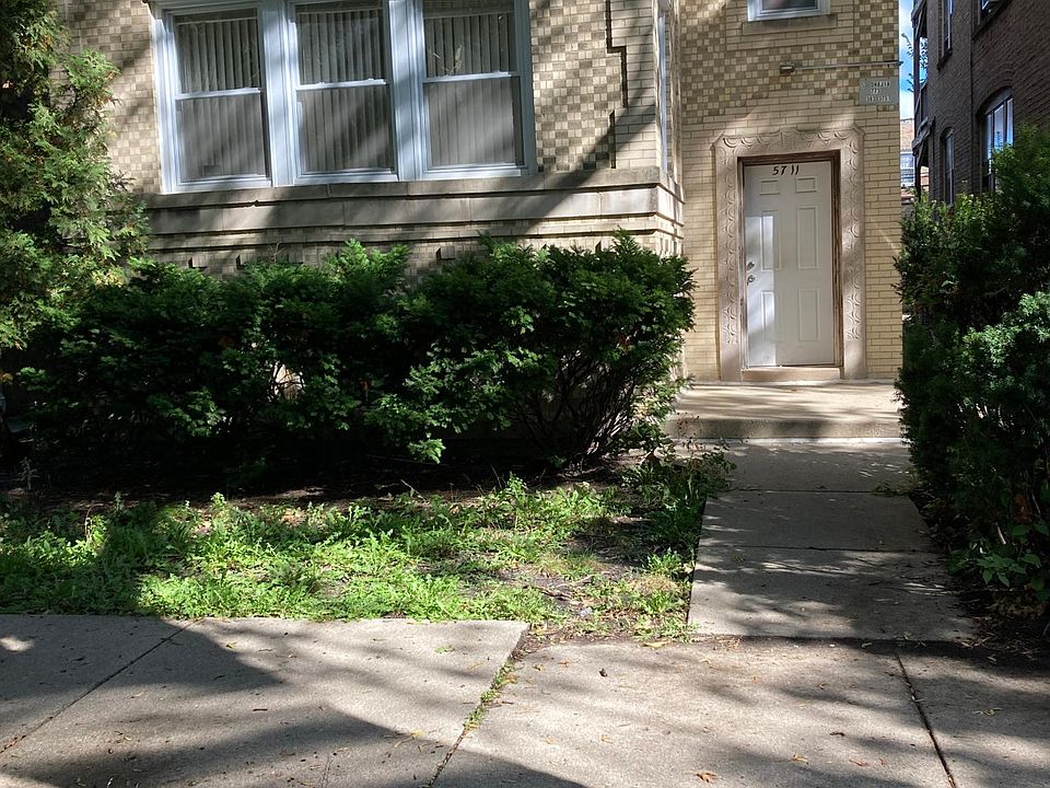 1st image of 5711 N Spaulding Ave #1