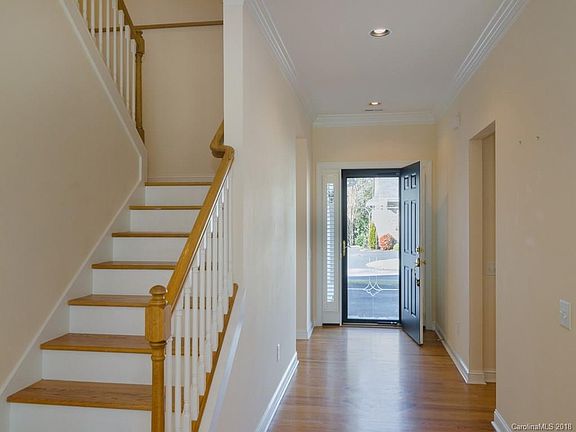 3rd image of 224 Towne Place Dr