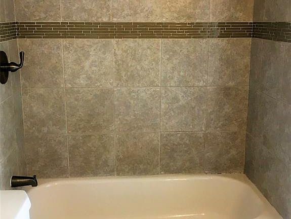4th image of 10626 Thorncliff Dr
