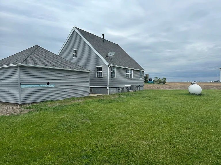 11050 S Lasalle Rd — Photo 15