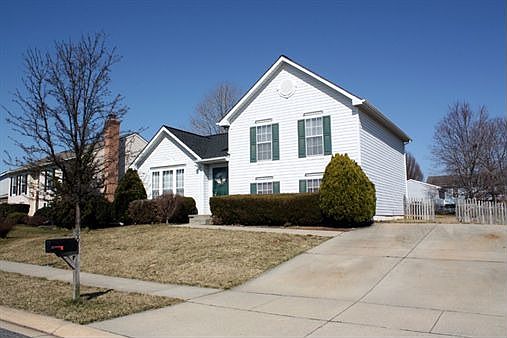 1st image of 807 Brentwood Park Dr