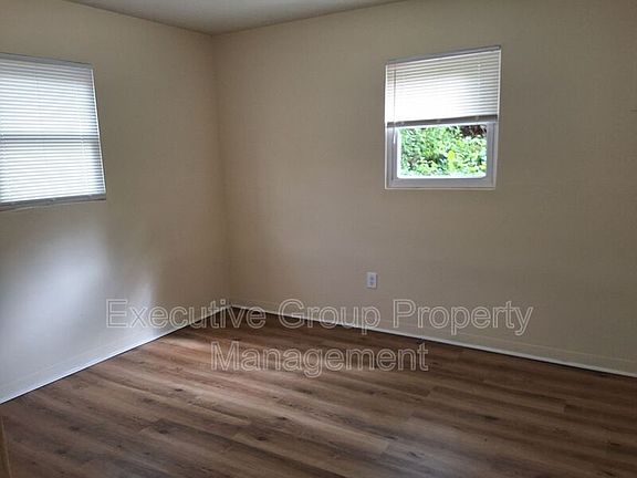 3rd image of 1140-1 Evelyn Dr