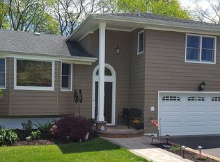 2125 Natalie Blvd, Seaford, NY 11783