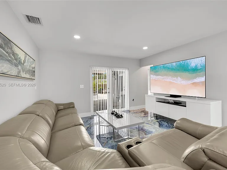 10350 SW 48th St — Photo 14
