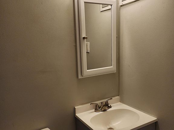 5th image of 2815 Parallel Pkwy Unit 1