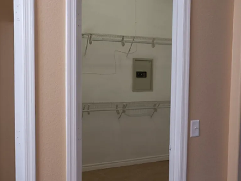 9205 Guggenheim Ct — Photo 18