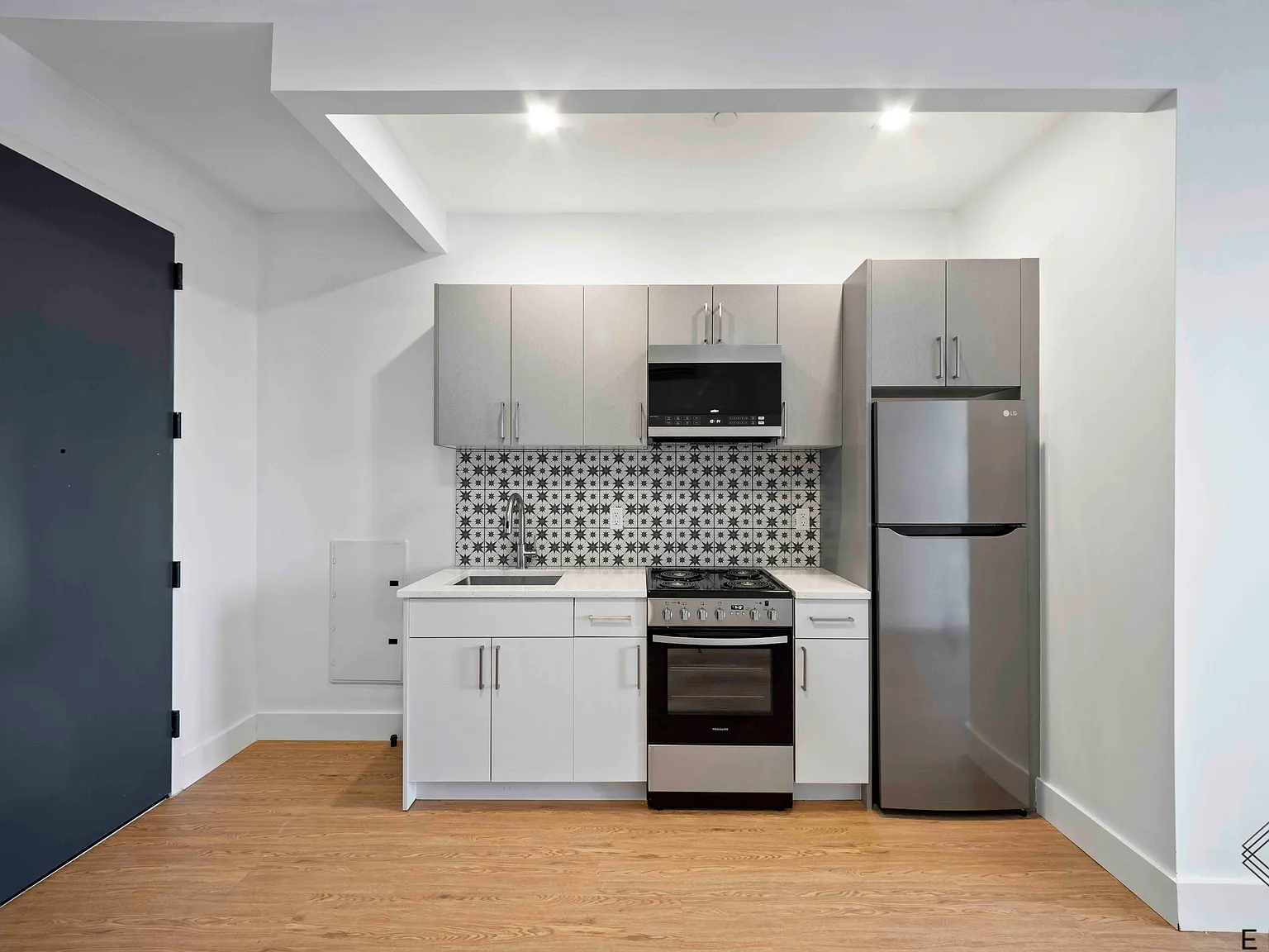 156 Erasmus Street — Photo 3