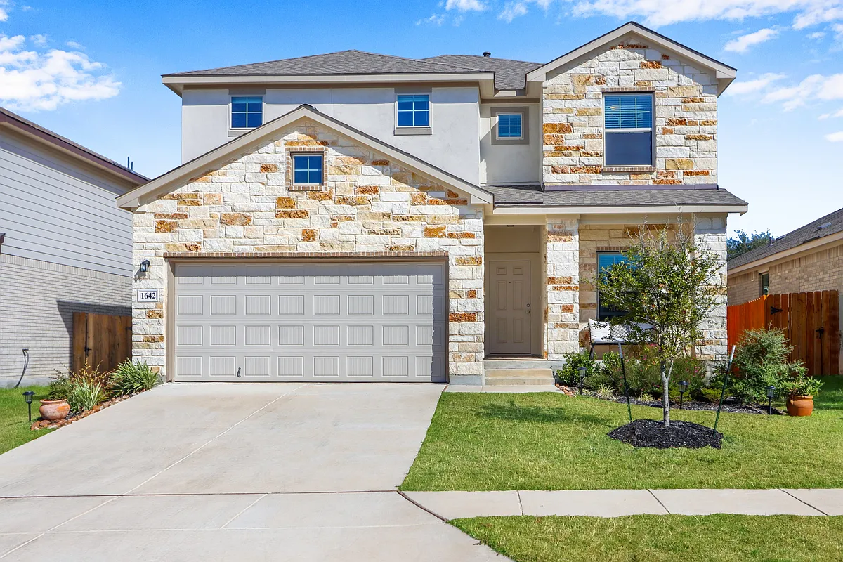 Building Photo - 1642 Ranch