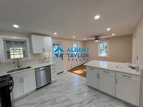 10 Regina Rd #B Photo 1 10 Regina Rd #B Photo 1