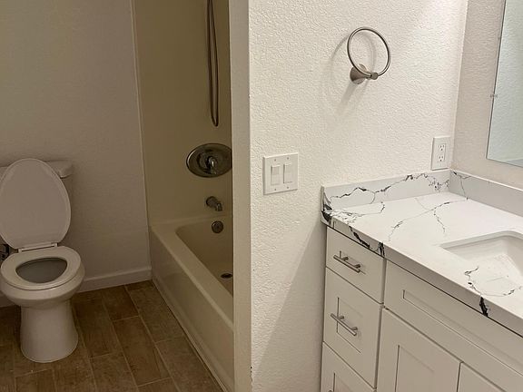 5th image of 344 Waverly Pl APT 5