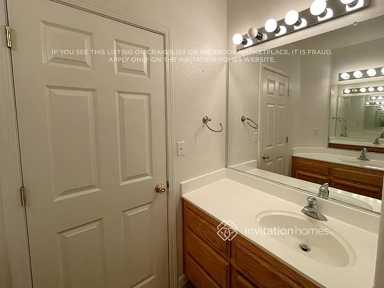 5736 Bridgecross Dr — Photo 14