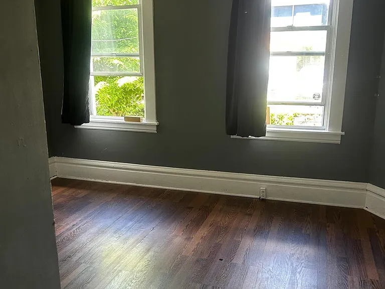 1502 Davis Ave — Photo 8