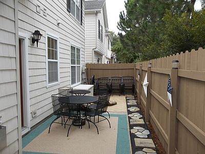 4th image of 1556 Longparish Way