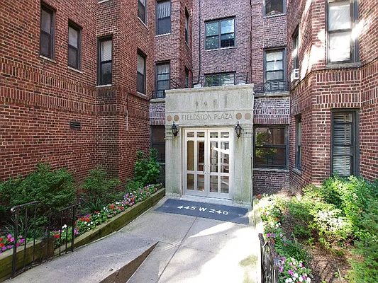 Sold by Exclusive Properties Sotheby's International Realty | media 36