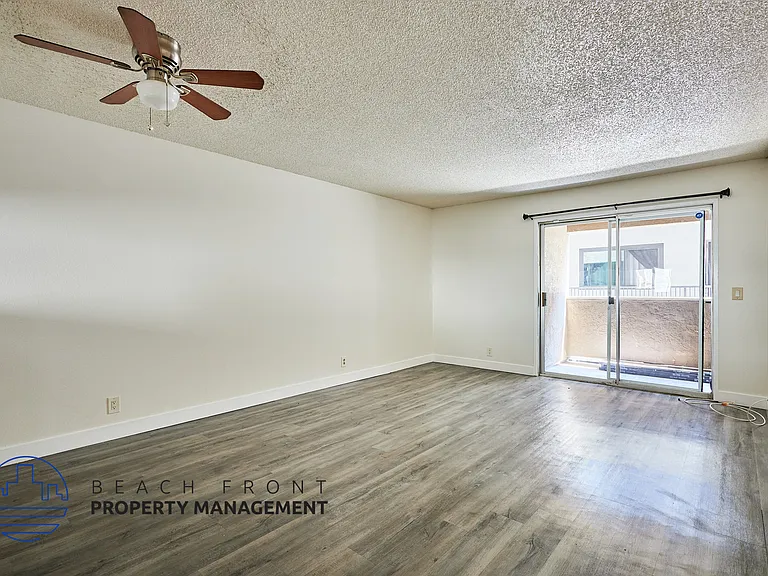 744 Rose Ave. — Photo 20