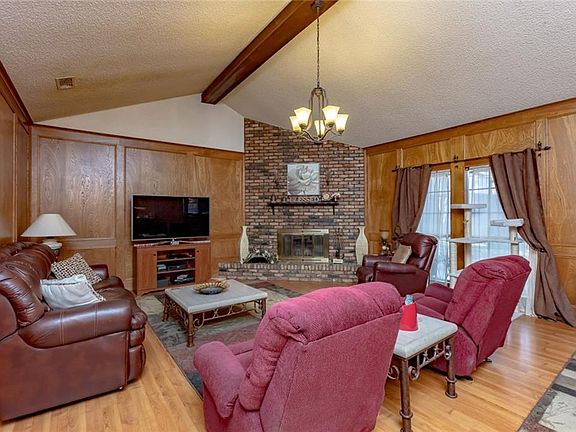 5th image of 2724 Westridge Dr