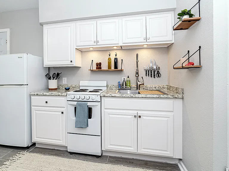4200 Maple St NE — Photo 4