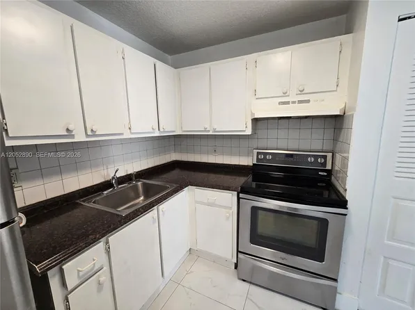 5307 NW 23rd St #176, Fort Lauderdale, FL 33313