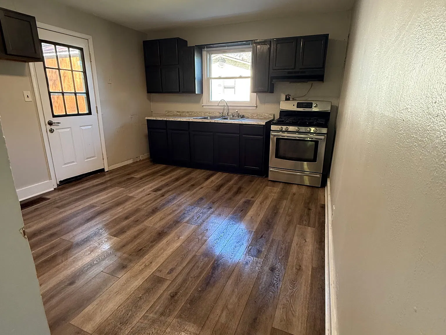 2 bed, $875 — Photo 3