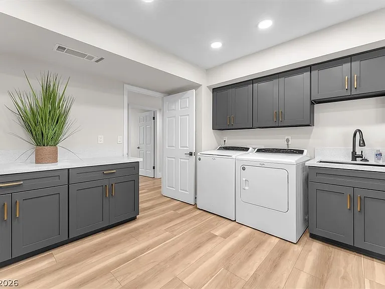2868 Vista Del Sol Ave — Photo 46