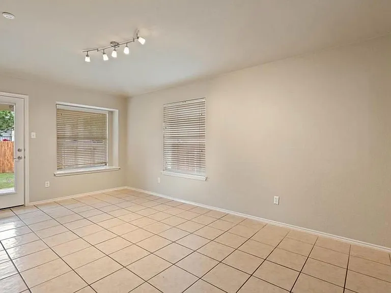 2605 Butler Way — Photo 8