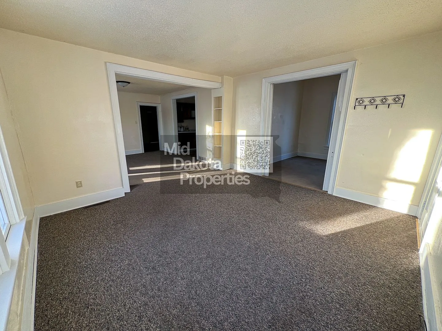 515 E Hanson- 3 Bedroom House — Photo 3