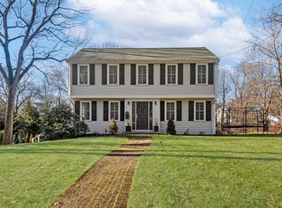 5 Stonegate Ln, Hingham, MA 02043