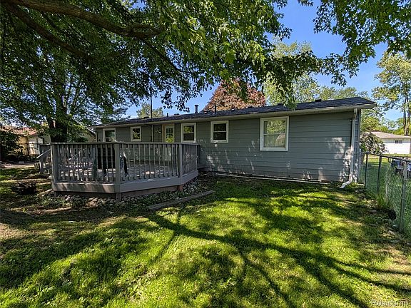 3rd image of 26241 Weigel Rd