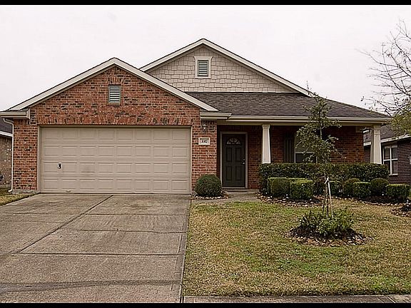 2nd image of 3317 Clover Hill Ln