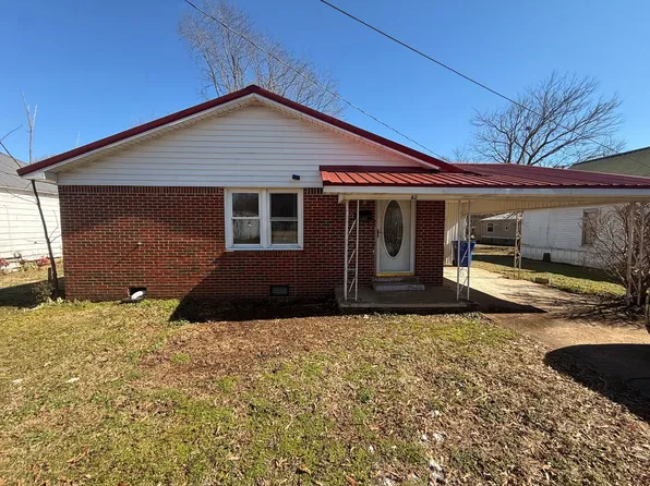 82 Spruce St, Mc Kenzie, TN 38201