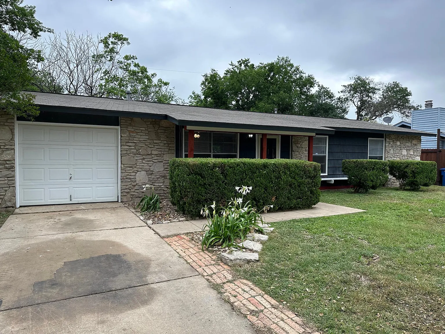 7211 Westglade Dr — Photo 3