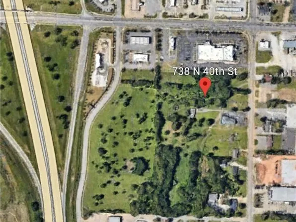 718 N 40th St, Springdale, AR 72762