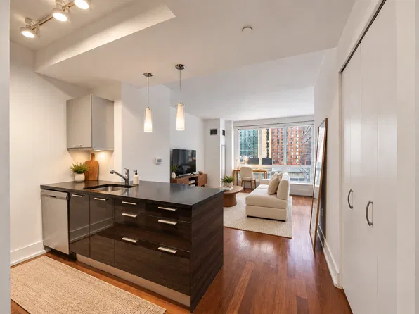 350 West 42nd Street image 1 of 18