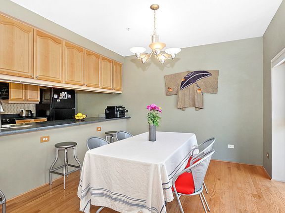 4th image of 1421 Sherman Ave APT 402