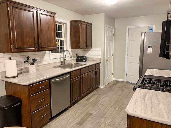 4th image of 58411 Summer Wind Ct