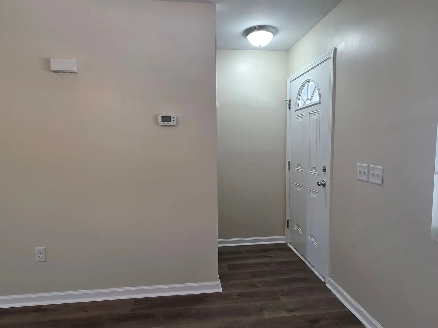 Newly Renovated Townhome in Towne Park Villas — Photo 2