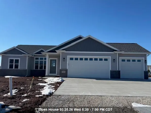 N8043 Oakwood Dr, Sherwood, WI 54169