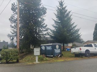 8911 Eastview Ave, Everett, WA 98208